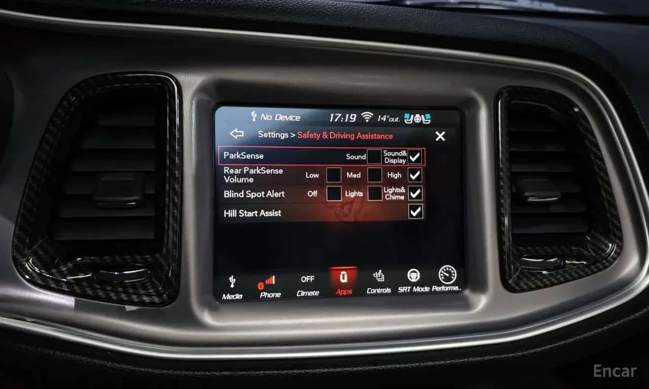 Dodge Challenger * 6.4 * CARFAX * ЦЕНА ДО БГ, снимка 16 - Автомобили и джипове - 55510476