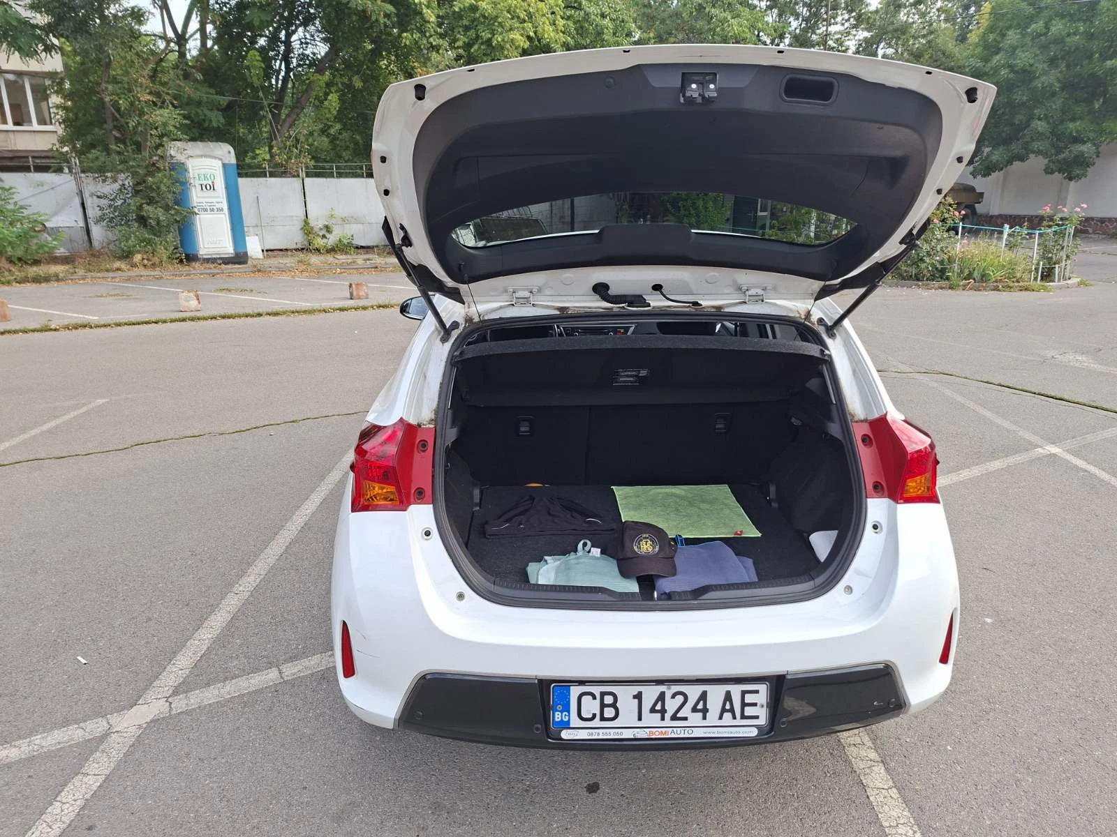 Toyota Auris 1.4 D4D, снимка 7 - Автомобили и джипове - 55606953