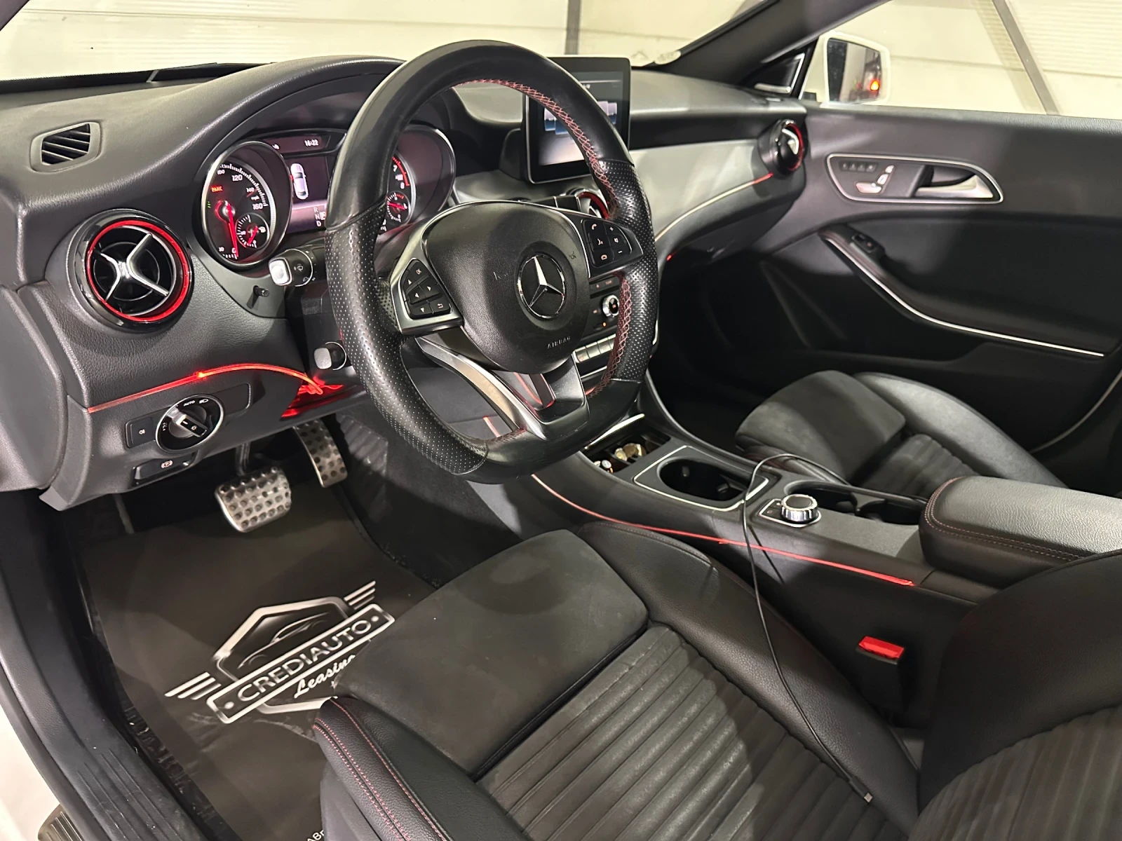 Mercedes-Benz CLA 250, снимка 7 - Автомобили и джипове - 55640892