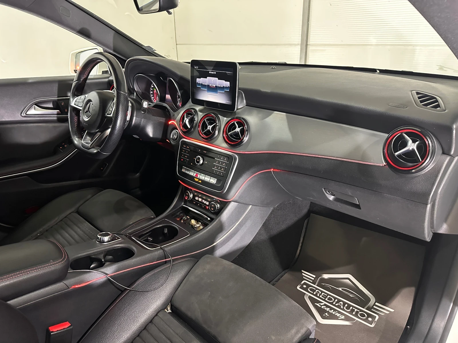 Mercedes-Benz CLA 250, снимка 9 - Автомобили и джипове - 55640892