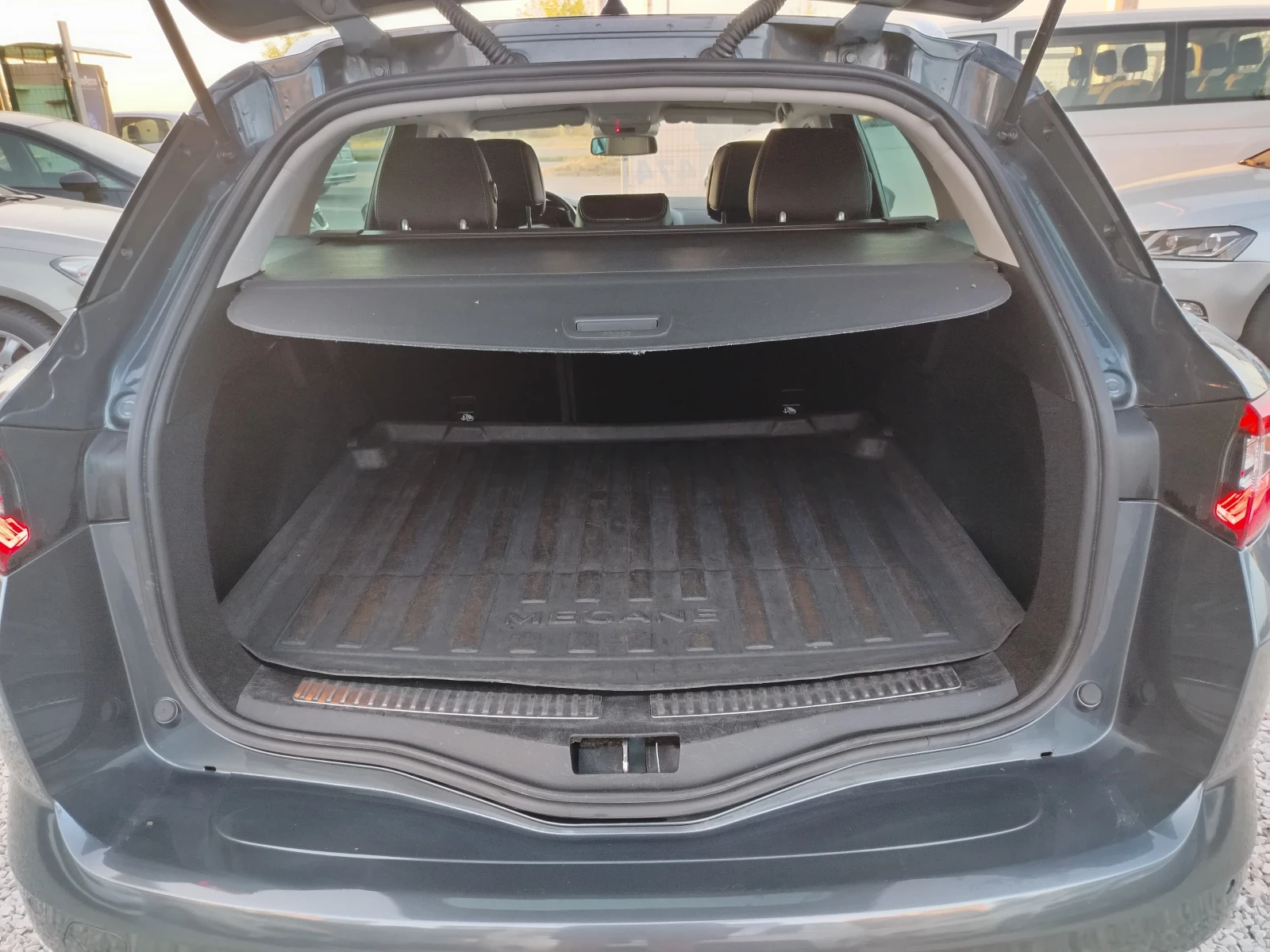 Renault Megane 1, 6 dci FULL 130k, снимка 15 - Автомобили и джипове - 55734754