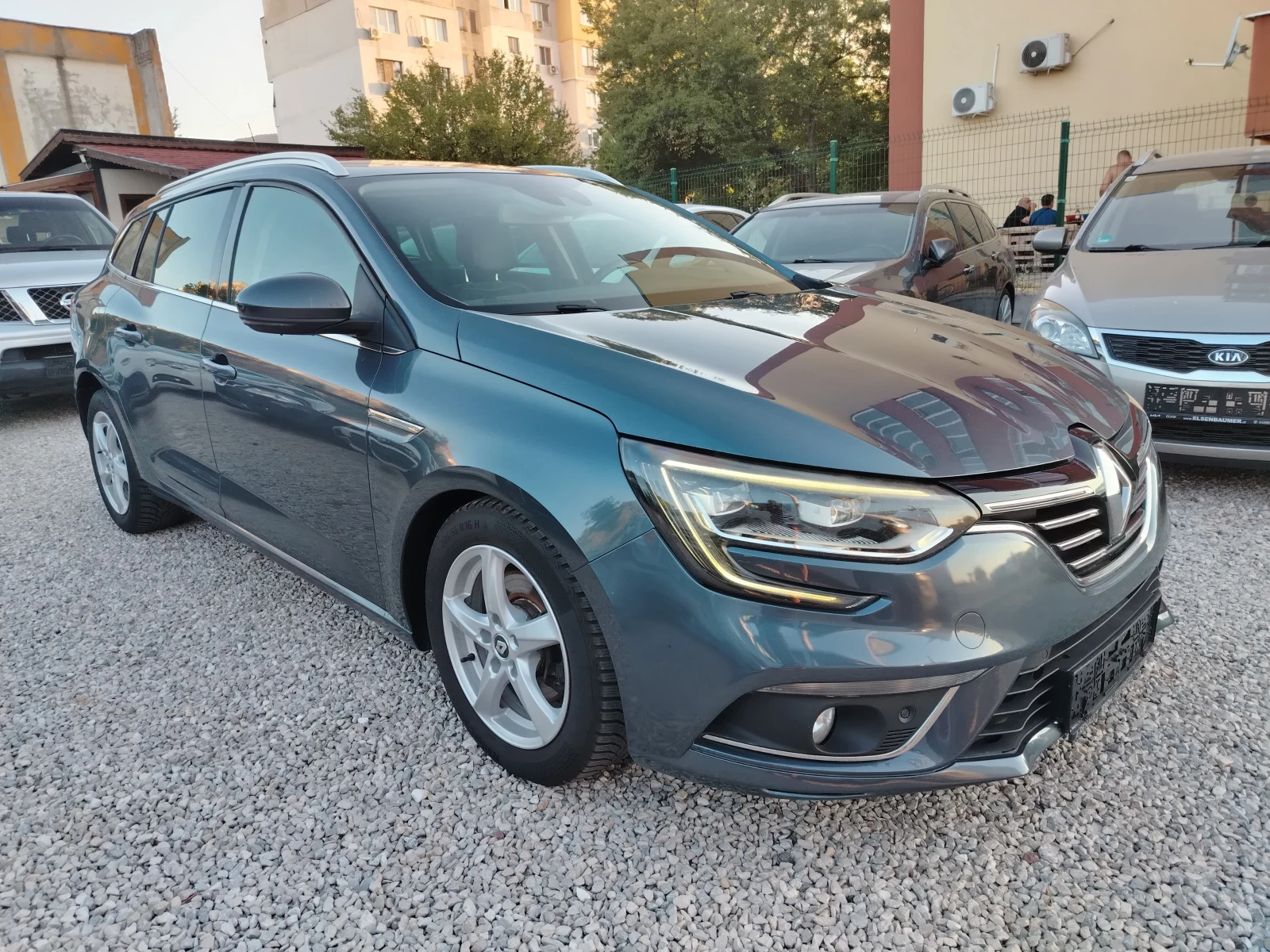 Renault Megane 1, 6 dci FULL 130k, снимка 3 - Автомобили и джипове - 55734754