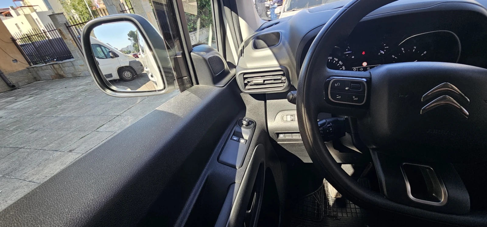 Citroen Berlingo, снимка 13 - Автомобили и джипове - 56071460