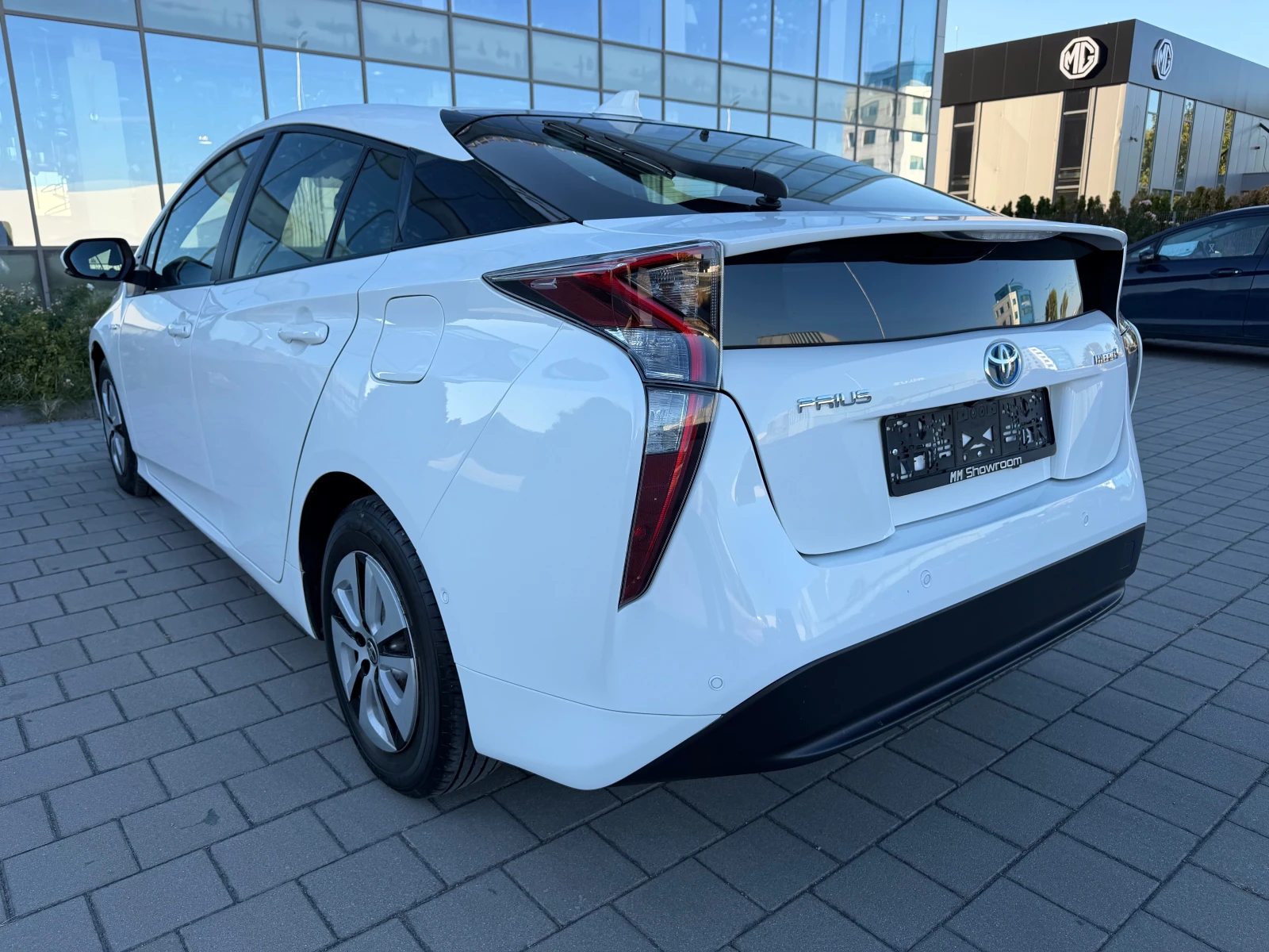 Toyota Prius �.������-KEYLESS-JBL-HEAD-UP-������-DISTRONIC- | Mobile.bg � ����������� 7