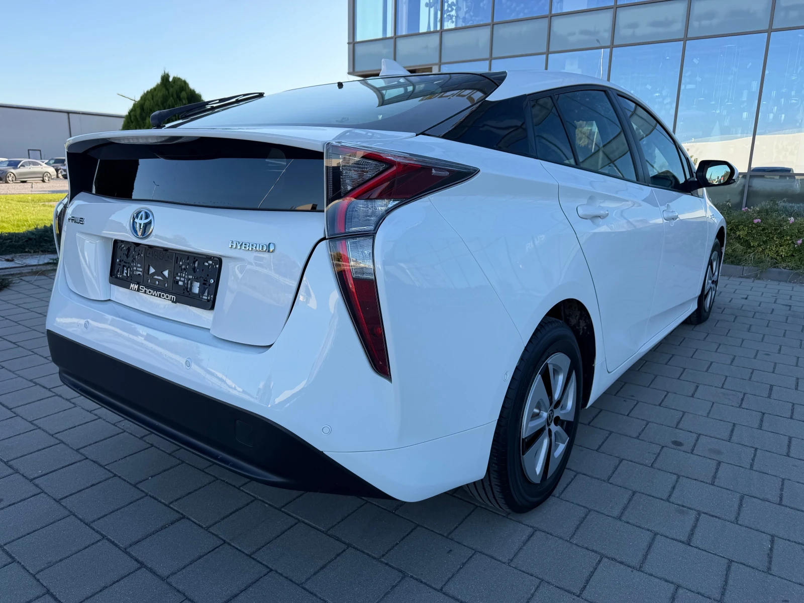 Toyota Prius �.������-KEYLESS-JBL-HEAD-UP-������-DISTRONIC- | Mobile.bg � ����������� 5