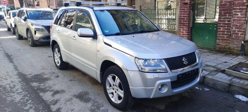 Suzuki Grand vitara 2.0 Automatic , снимка 4 - Автомобили и джипове - 48723880