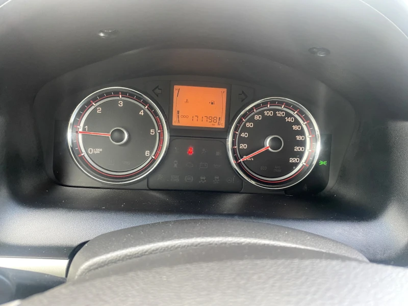 SsangYong Korando 2.0e-XDI 171х.км!!!!, снимка 8 - Автомобили и джипове - 51217767