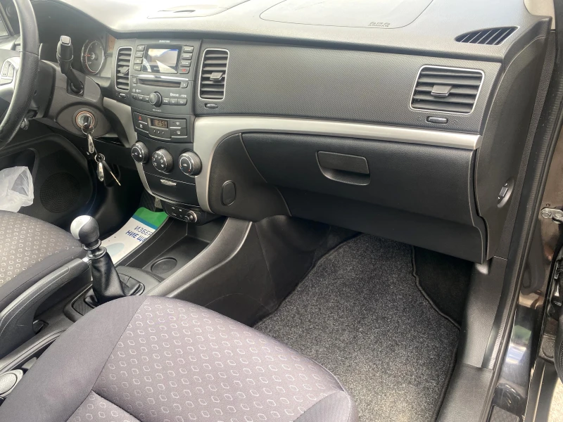 SsangYong Korando 2.0e-XDI 171х.км!!!!, снимка 9 - Автомобили и джипове - 51217767