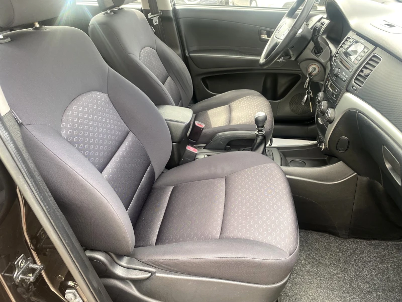 SsangYong Korando 2.0e-XDI 171х.км!!!!, снимка 10 - Автомобили и джипове - 51217767