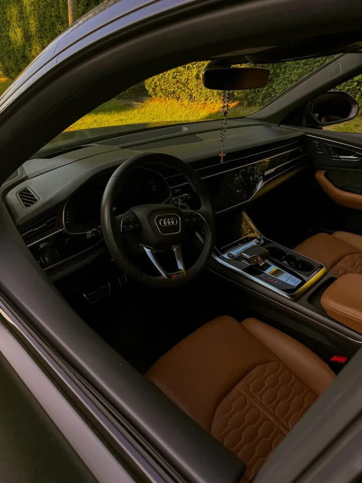 Audi RSQ8 * CARBON EDITION* * 360 CAM* АвтоКредит ЦЕНА ДО БГ - изображение 6
