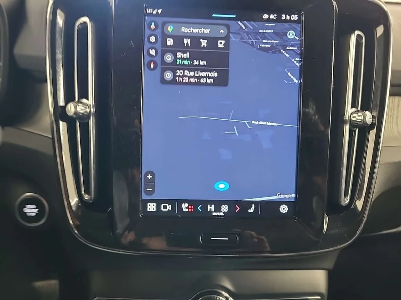 Volvo XC40 PLUS DARK THEME| 360| 2 КЛЮЧА| PANO| CARFAX, снимка 12 - Автомобили и джипове - 53963547