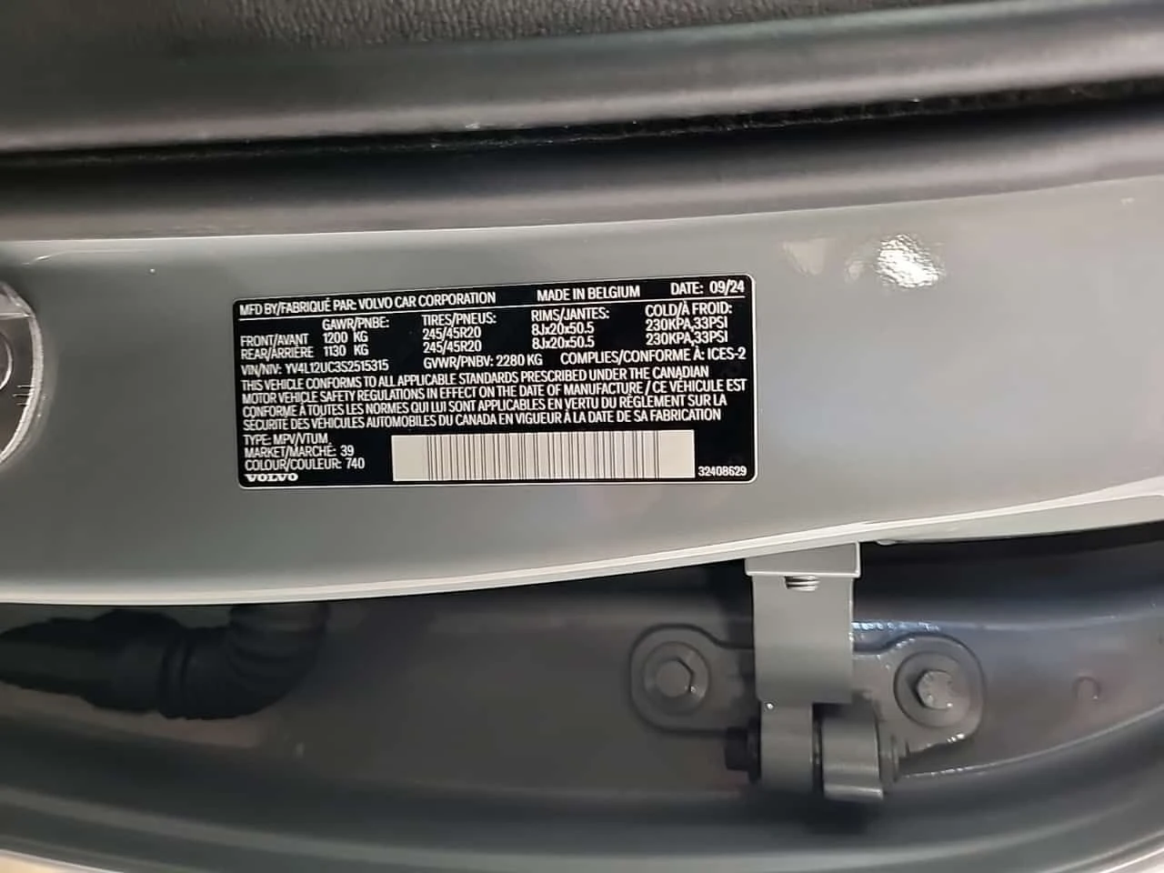 Volvo XC40 PLUS DARK THEME| 360| 2 КЛЮЧА| PANO| CARFAX, снимка 15 - Автомобили и джипове - 53963547