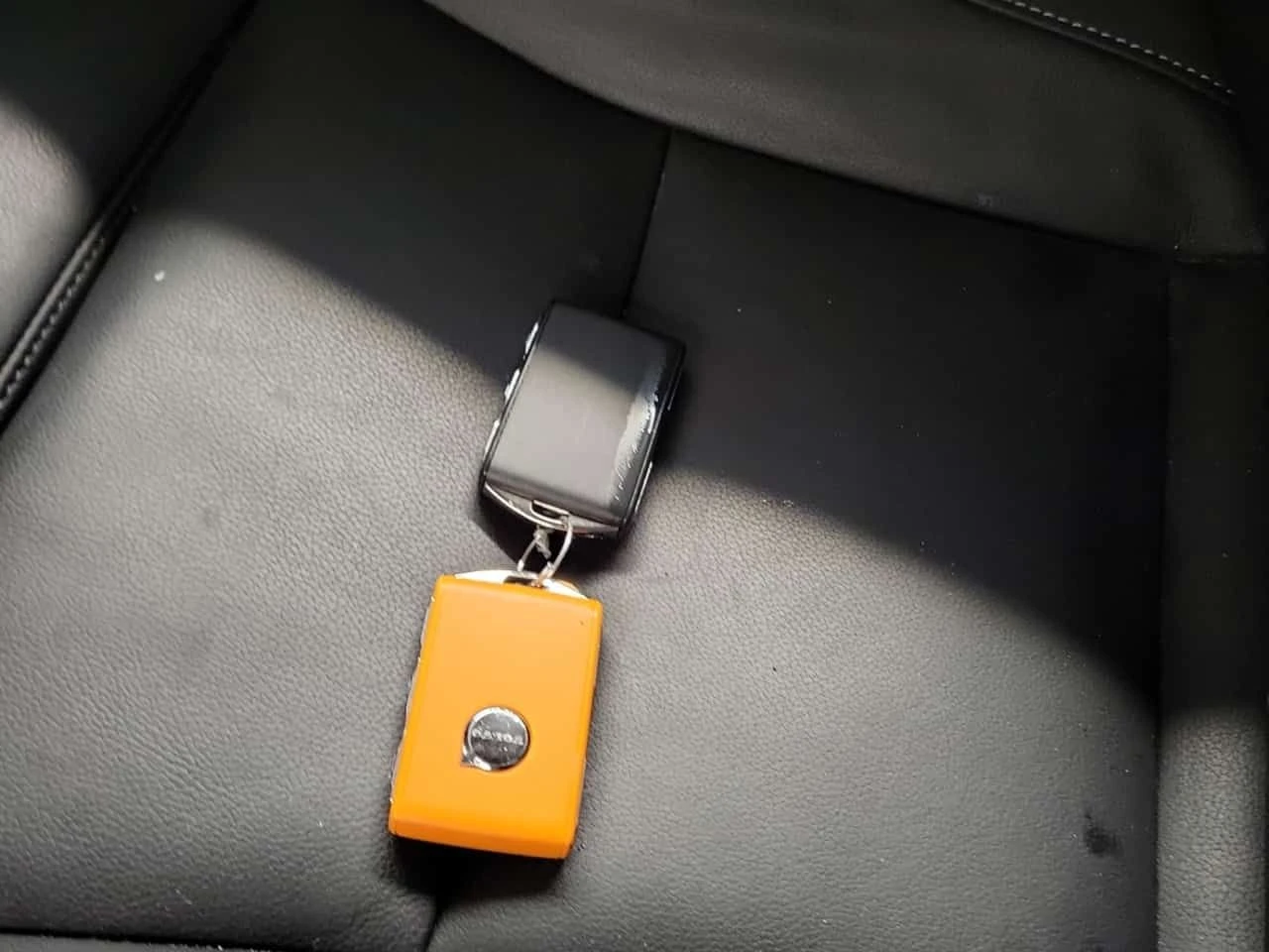 Volvo XC40 PLUS DARK THEME| 360| 2 КЛЮЧА| PANO| CARFAX, снимка 16 - Автомобили и джипове - 53963547