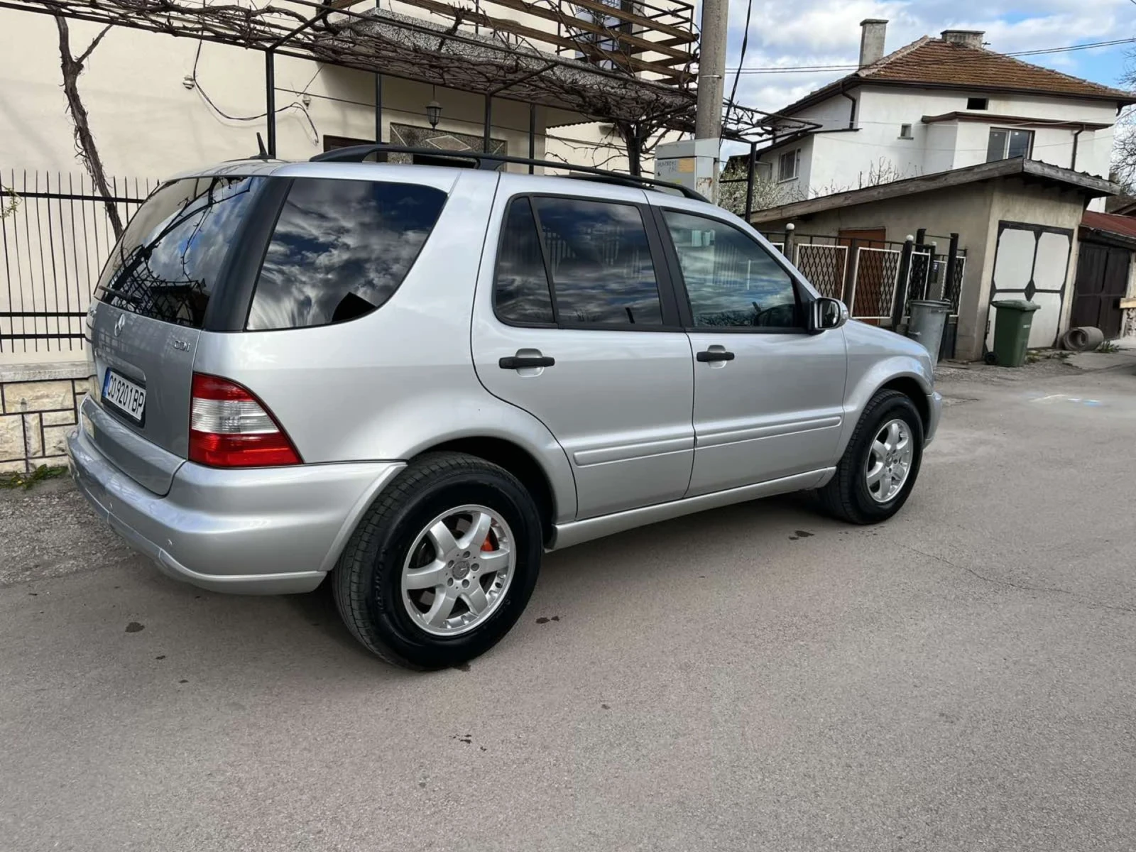 Mercedes-Benz ML 270, снимка 4 - Автомобили и джипове - 54389475