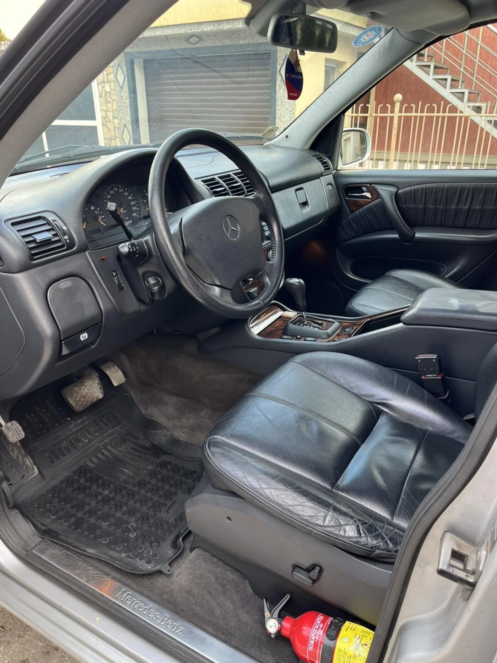 Mercedes-Benz ML 270, снимка 6 - Автомобили и джипове - 54389475