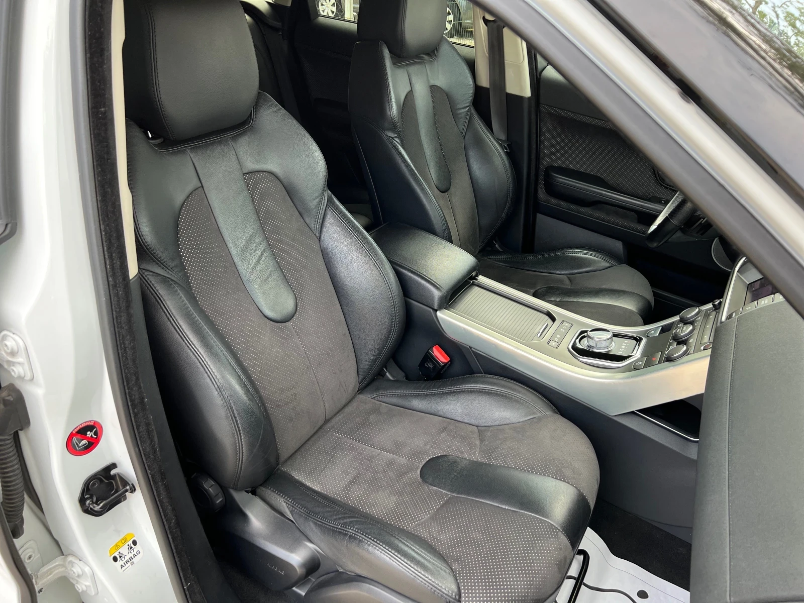 Land Rover Range Rover Evoque, снимка 4 - Автомобили и джипове - 54923374