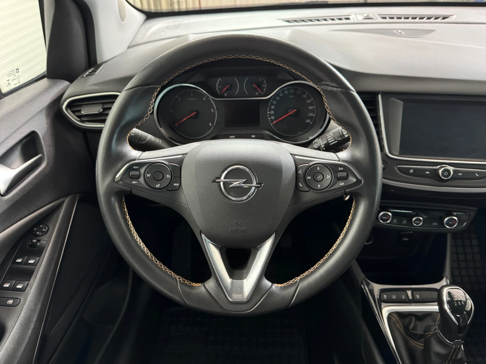 Opel Crossland X 1.6 ECOTEC D - 99 h.p. | ULTIMATE EDITION, снимка 10 - Автомобили и джипове - 54960733