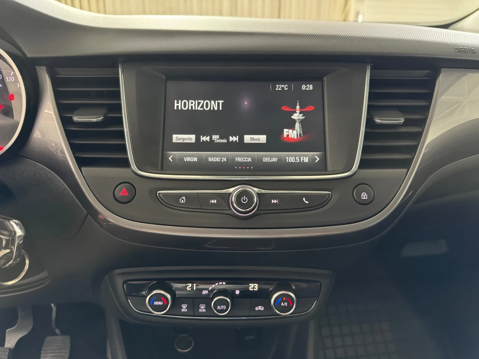 Opel Crossland X 1.6 ECOTEC D - 99 h.p. | ULTIMATE EDITION, снимка 12 - Автомобили и джипове - 54960733