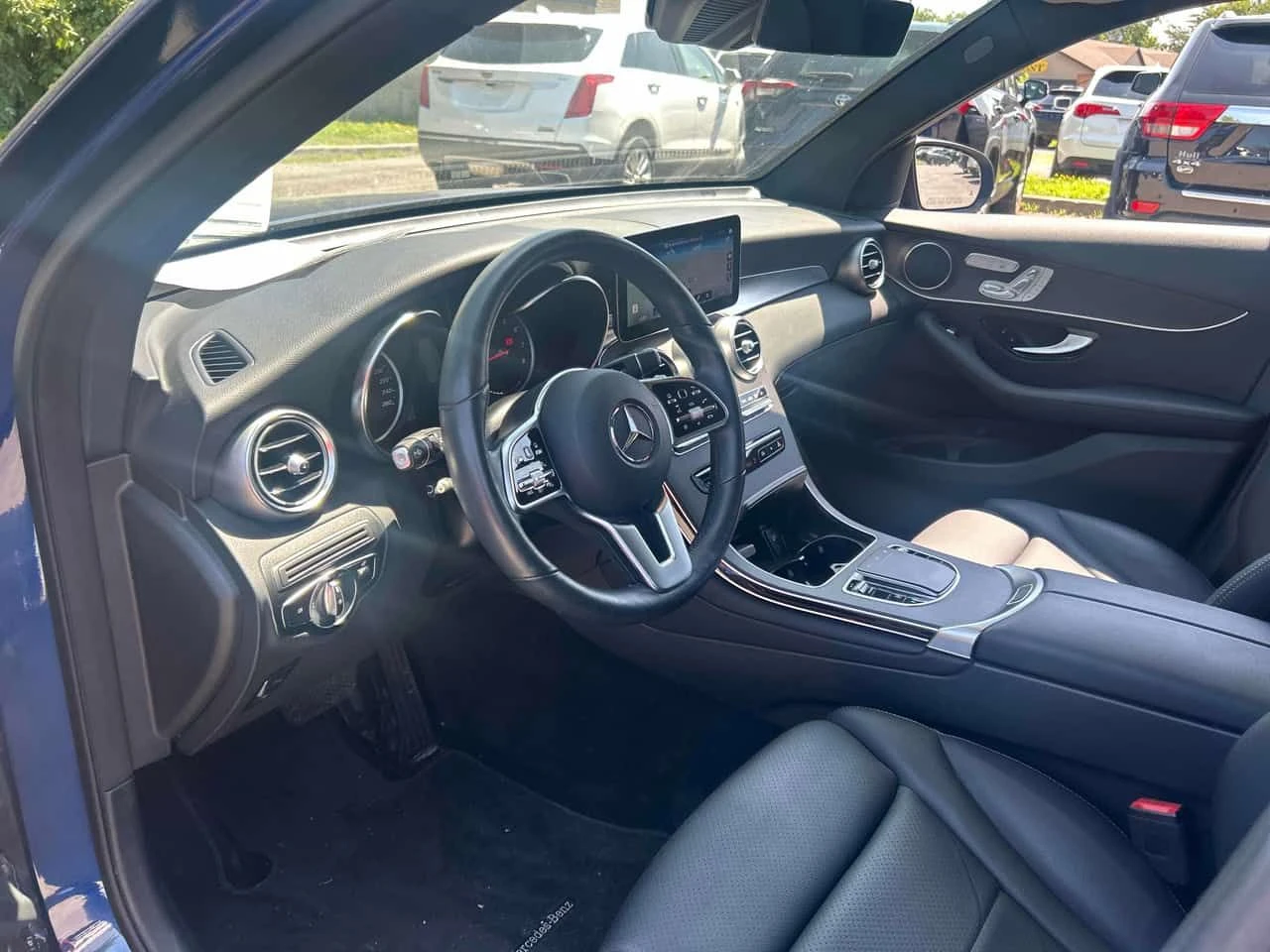 Mercedes-Benz GLC 300 * CARFAX * ОПЦИЯ ЗА ФИНАНСИРАНЕ , снимка 16 - Автомобили и джипове - 55328772