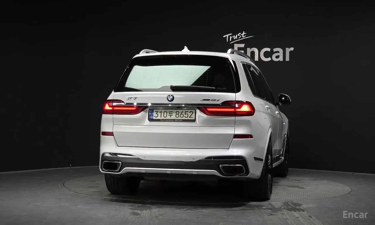 BMW X7 xDrive 40d M Sport 6STR * БЕЗ ПЪРВОНАЧАЛНА ВНОСКА, снимка 4 - Автомобили и джипове - 56030153