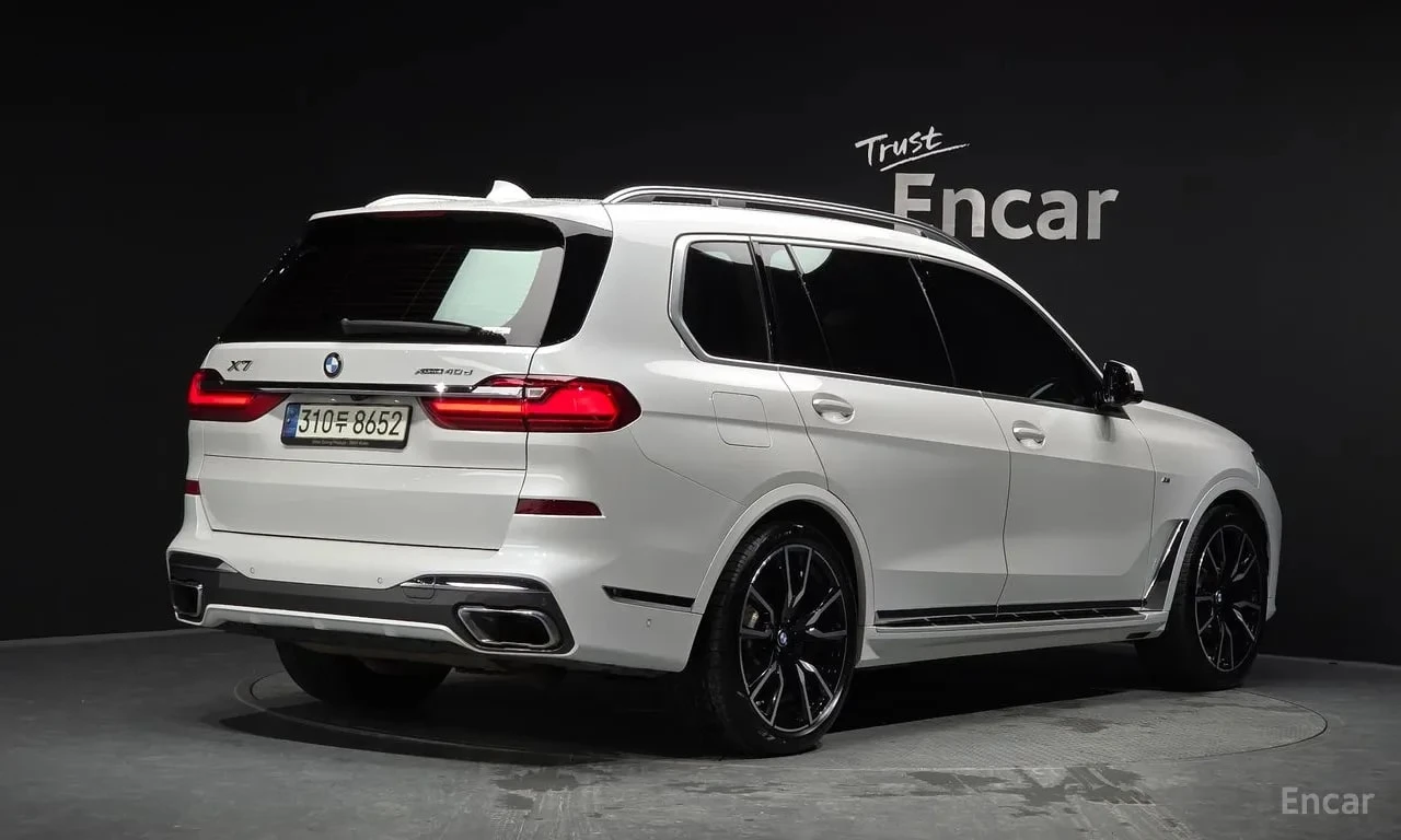 BMW X7 xDrive 40d M Sport 6STR * БЕЗ ПЪРВОНАЧАЛНА ВНОСКА, снимка 2 - Автомобили и джипове - 56030153