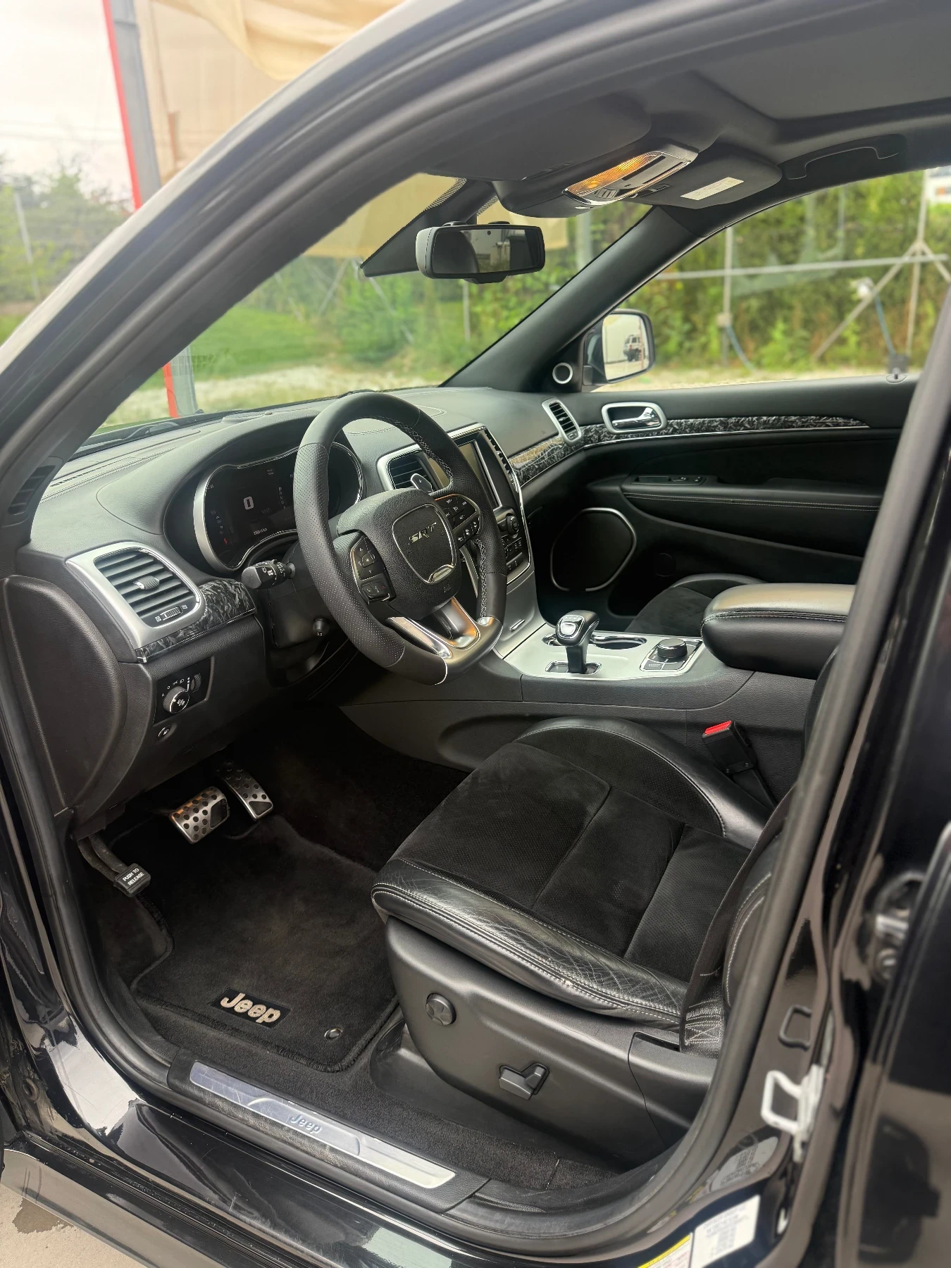 Jeep Grand cherokee SRT 6.4, снимка 8 - Автомобили и джипове - 56270922
