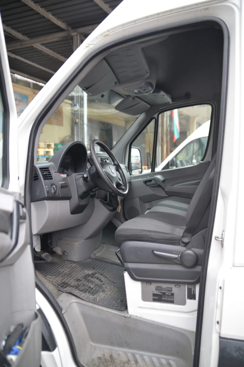 VW Crafter, снимка 5 - Бусове и автобуси - 49544803