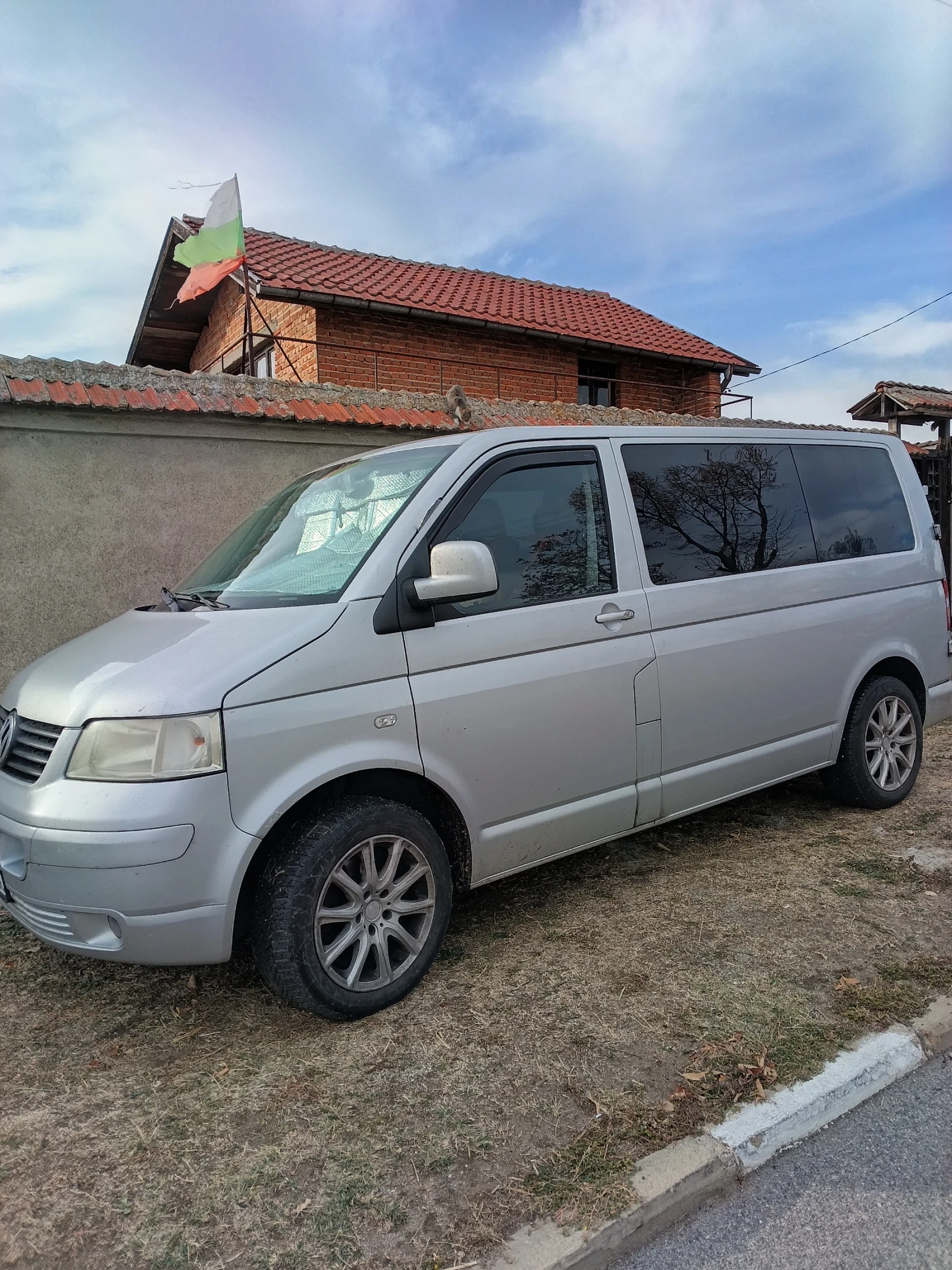 VW T5, снимка 3 - Бусове и автобуси - 56546296