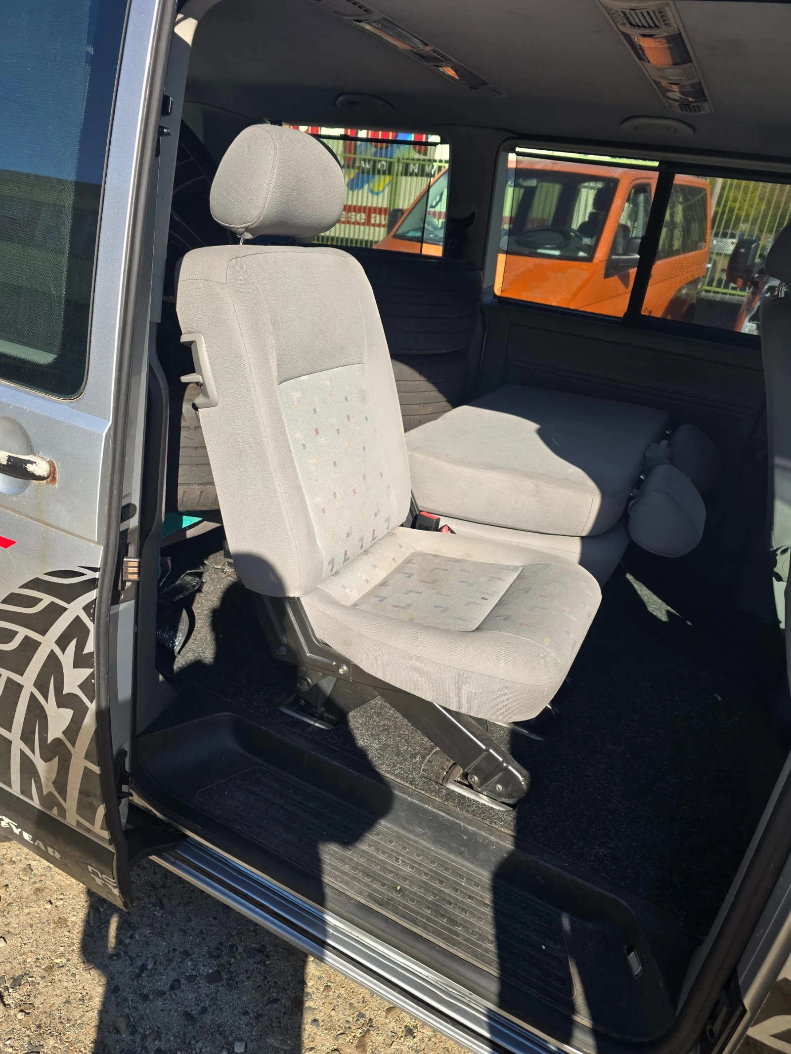 VW T5 T5 2.5 AXD 4x4, снимка 8 - Бусове и автобуси - 56569873