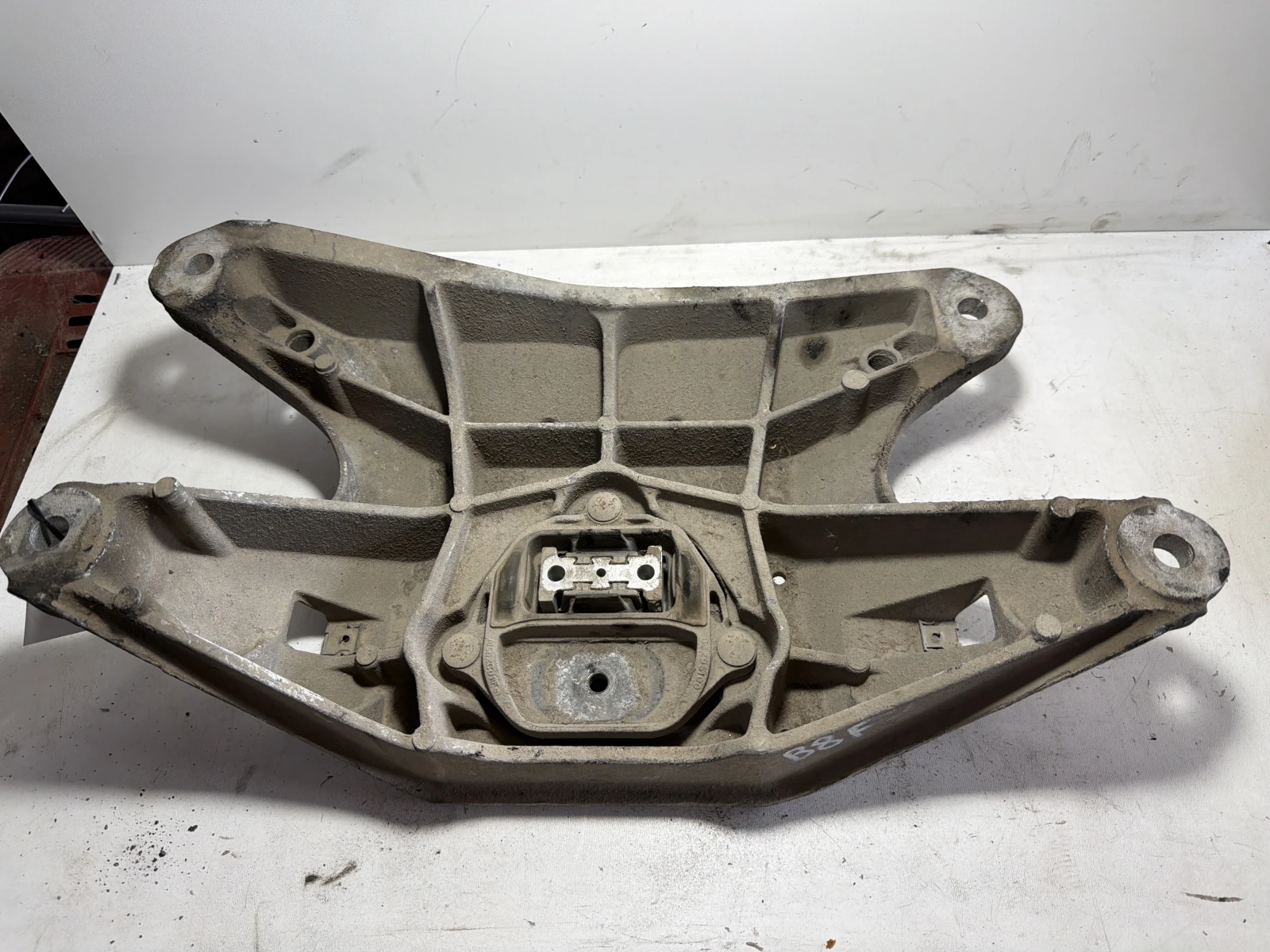 планка 8K0399263AF 2.0TDI Audi A4