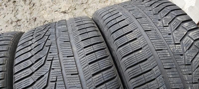 Гуми Зимни 275/40R19, снимка 3 - Гуми и джанти - 34706688