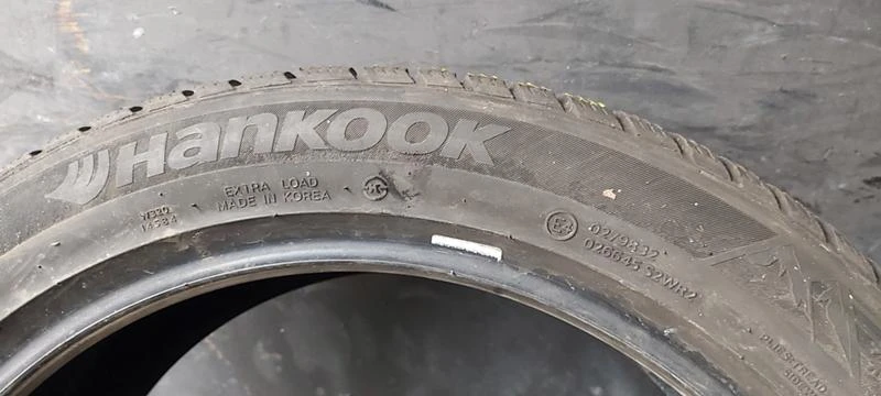 Гуми Зимни 275/40R19, снимка 9 - Гуми и джанти - 34706688