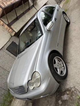     Mercedes-Benz 320