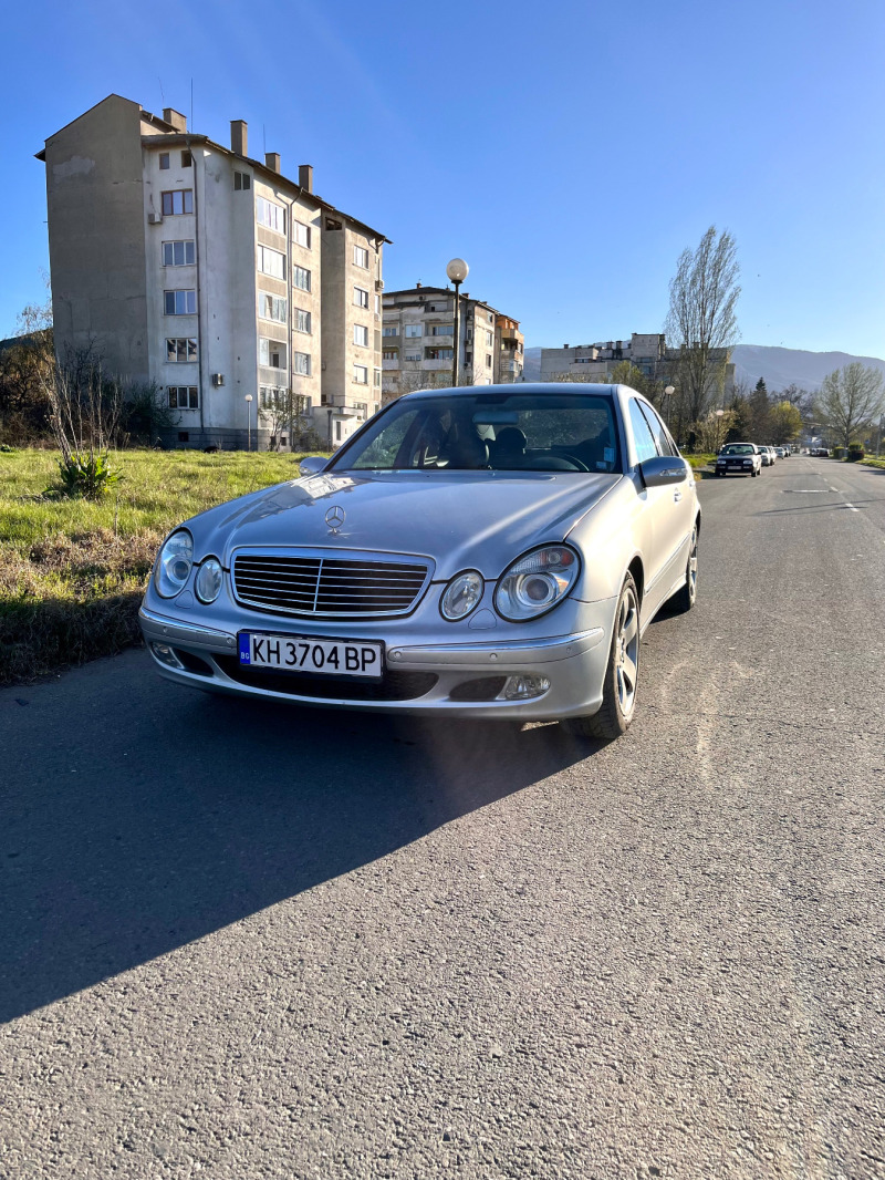Mercedes-Benz E 270, снимка 1 - Автомобили и джипове - 44599673