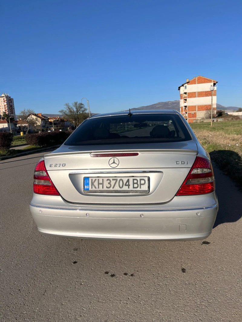 Mercedes-Benz E 270, снимка 4 - Автомобили и джипове - 47148355