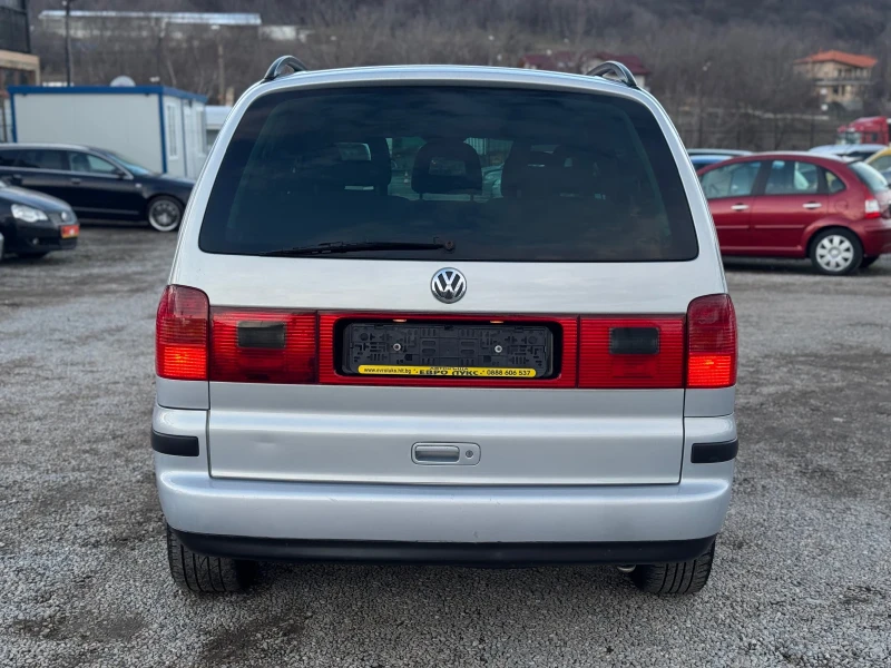 VW Sharan 2.0i 116кс 6с FaceLift 7-МЕСТА КЛИМАТРОНИК , снимка 5 - Автомобили и джипове - 48633068