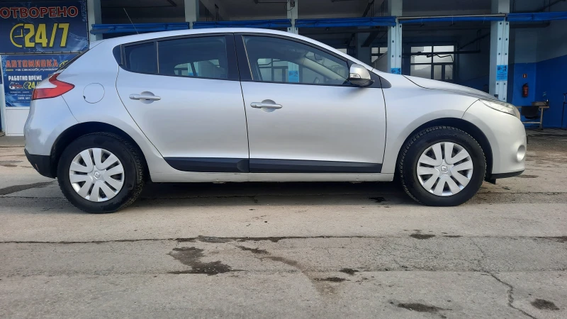 Renault Megane 1.5 DCI 90 HP, снимка 3 - Автомобили и джипове - 49604040