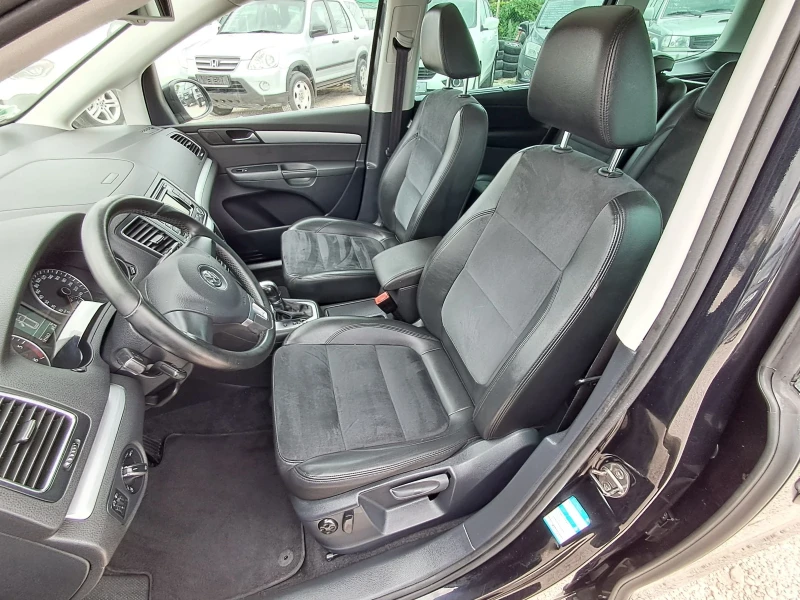 VW Sharan 2.0TDI 170к.с DSG, HIGH LINE, 7 места, Като нов, снимка 9 - Автомобили и джипове - 51751016