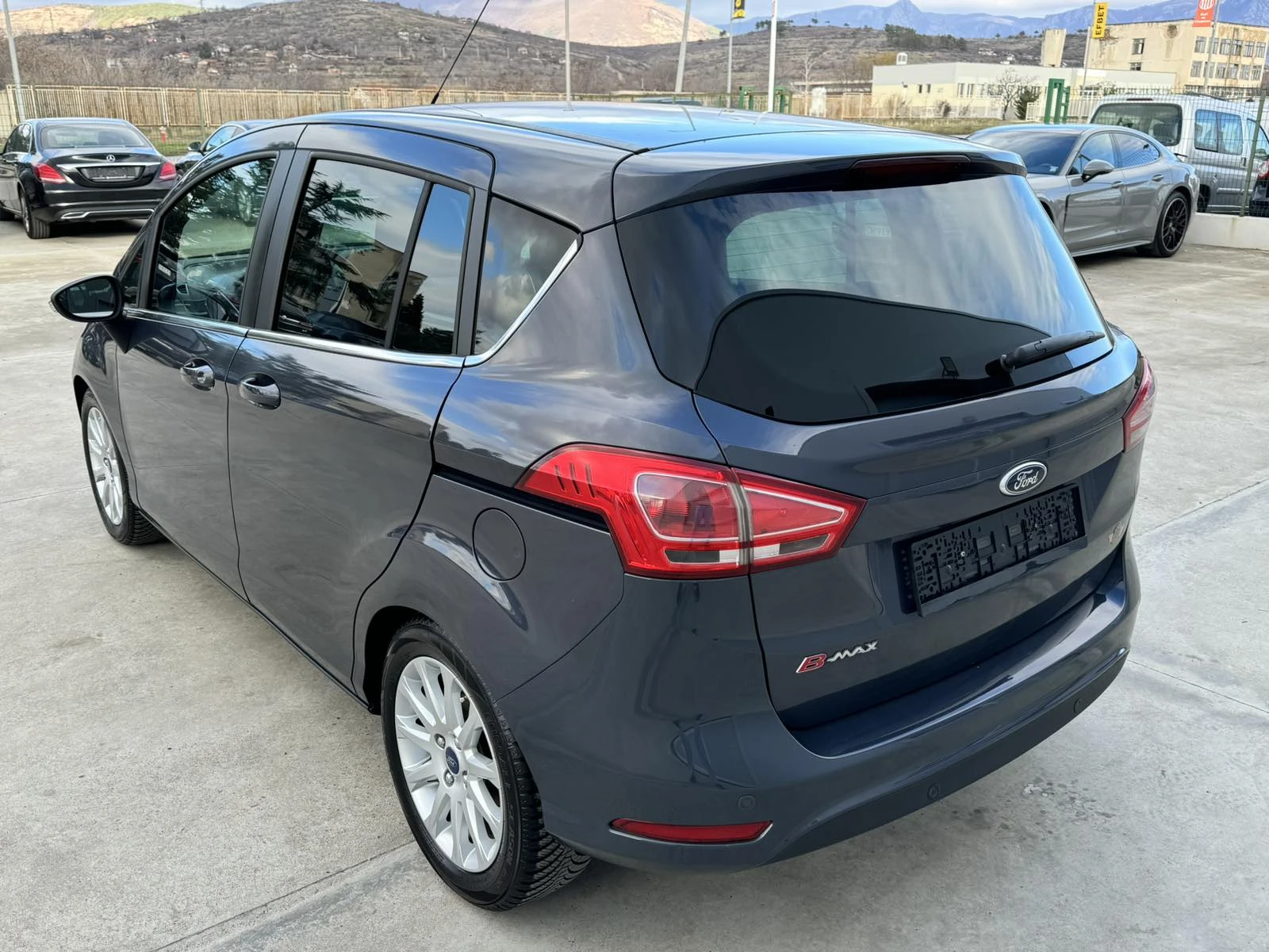 Ford B-Max 1.4i-90кс* ФАБРИЧНА ГАЗ* NAVI* KEYLESS* LED - изображение 3