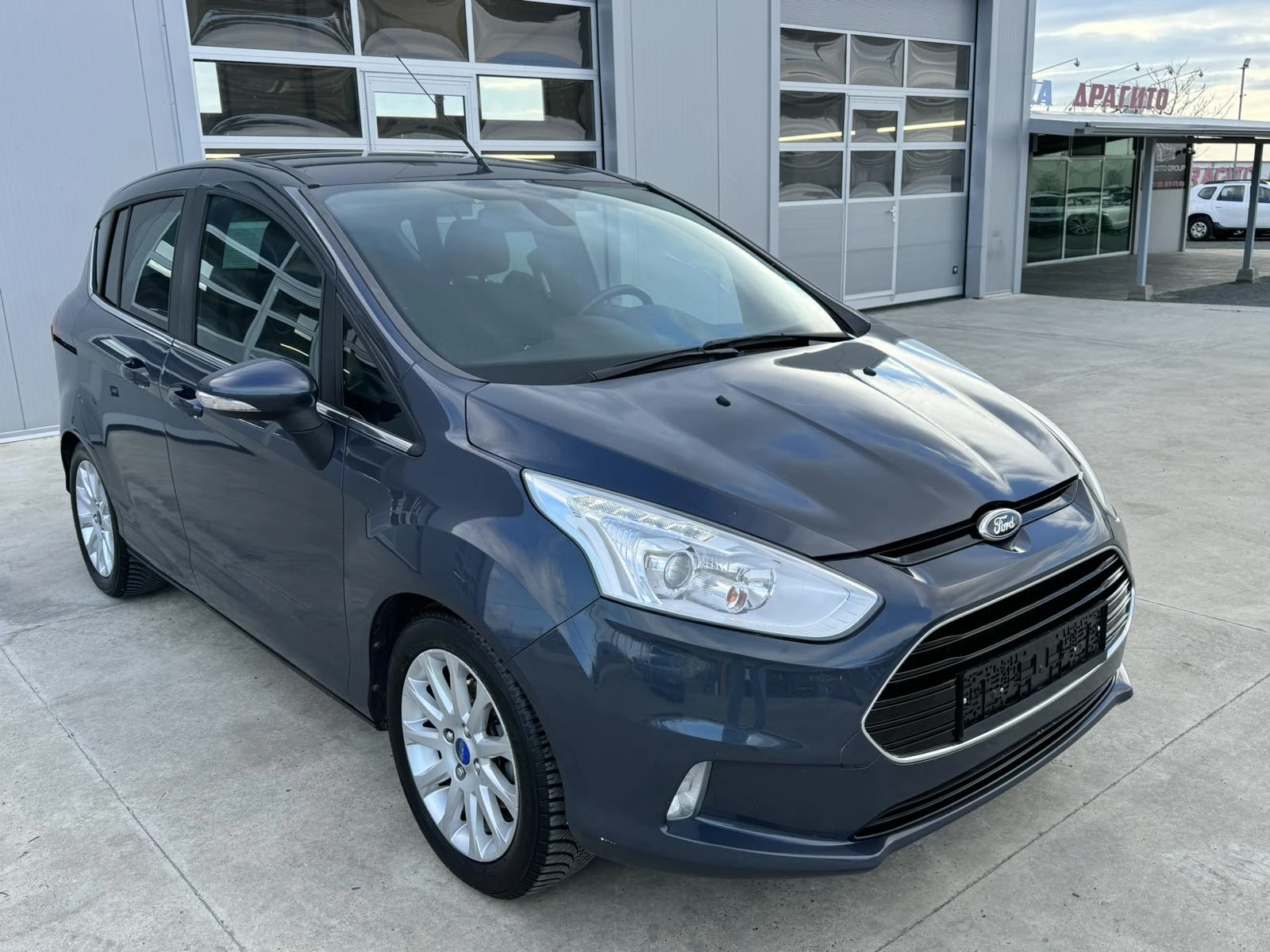 Ford B-Max 1.4i-90кс* ФАБРИЧНА ГАЗ* NAVI* KEYLESS* LED - изображение 7