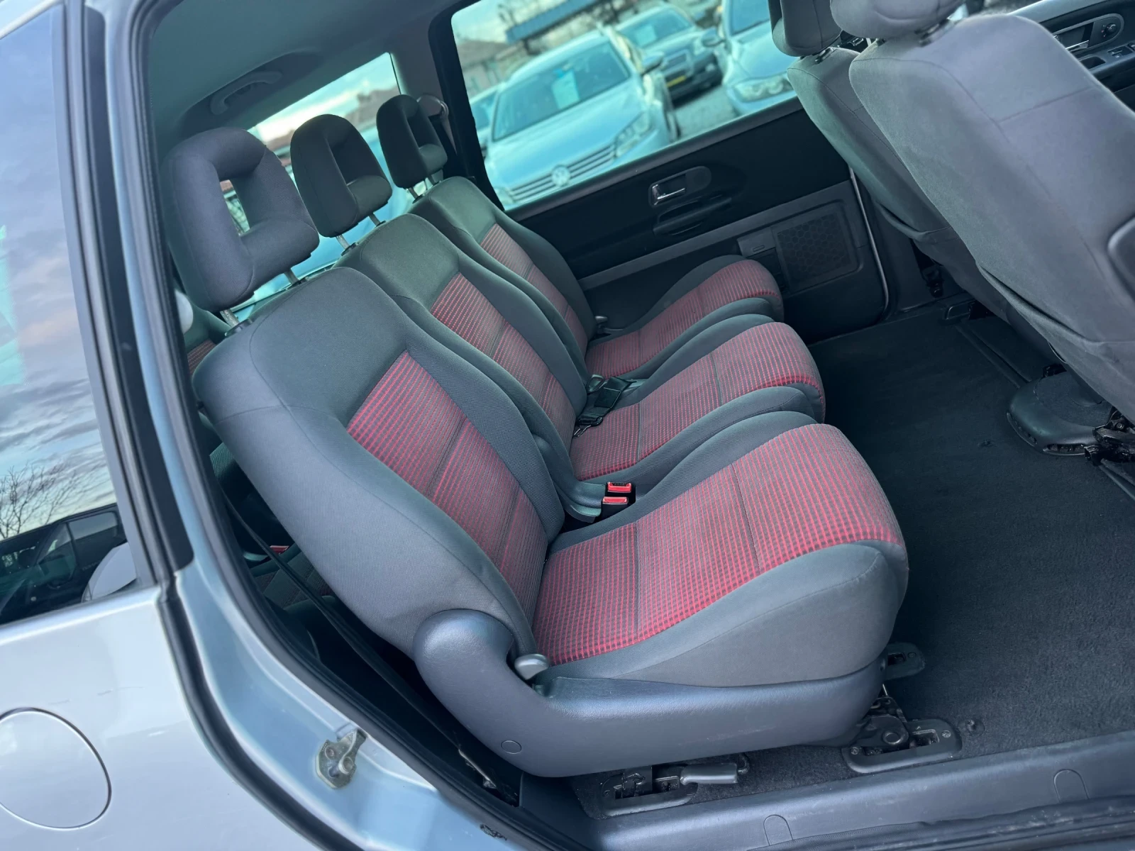 VW Sharan 2.0i 116кс 6с FaceLift 7-МЕСТА КЛИМАТРОНИК  | Mobile.bg — изображение 14
