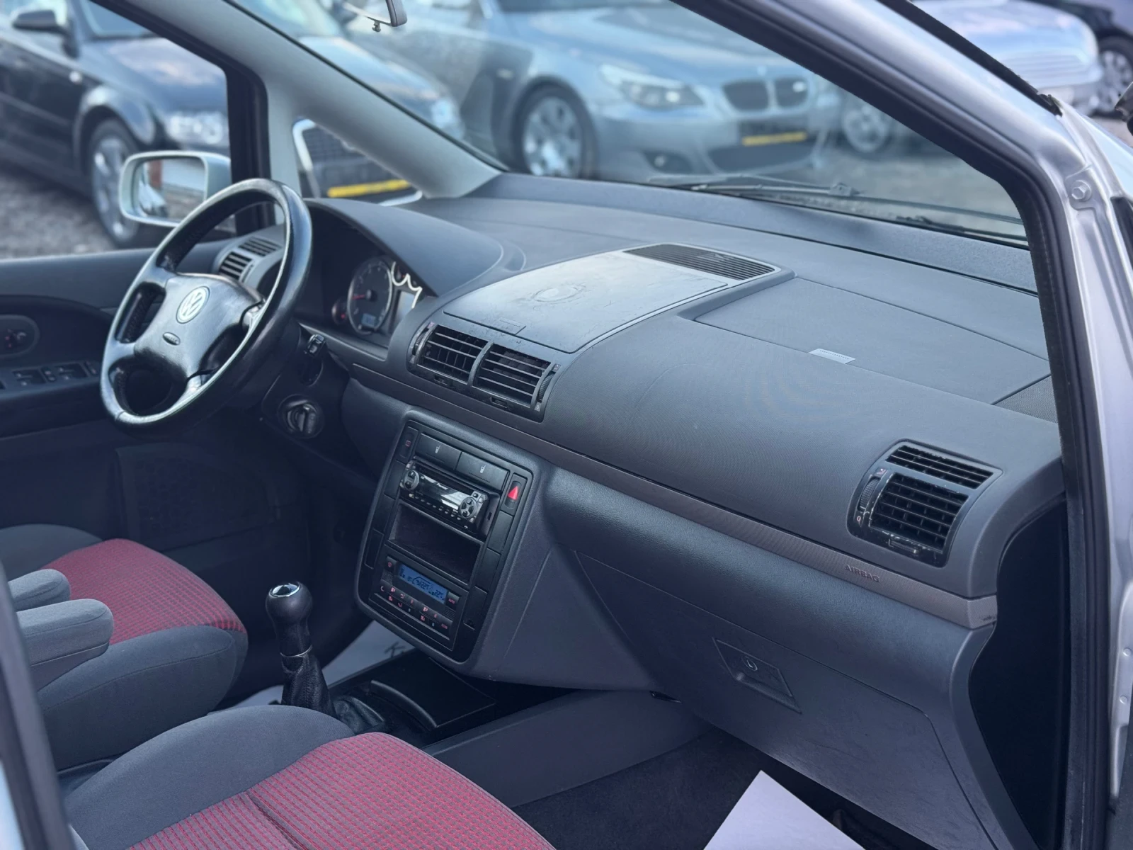 VW Sharan 2.0i 116кс 6с FaceLift 7-МЕСТА КЛИМАТРОНИК  | Mobile.bg — изображение 16