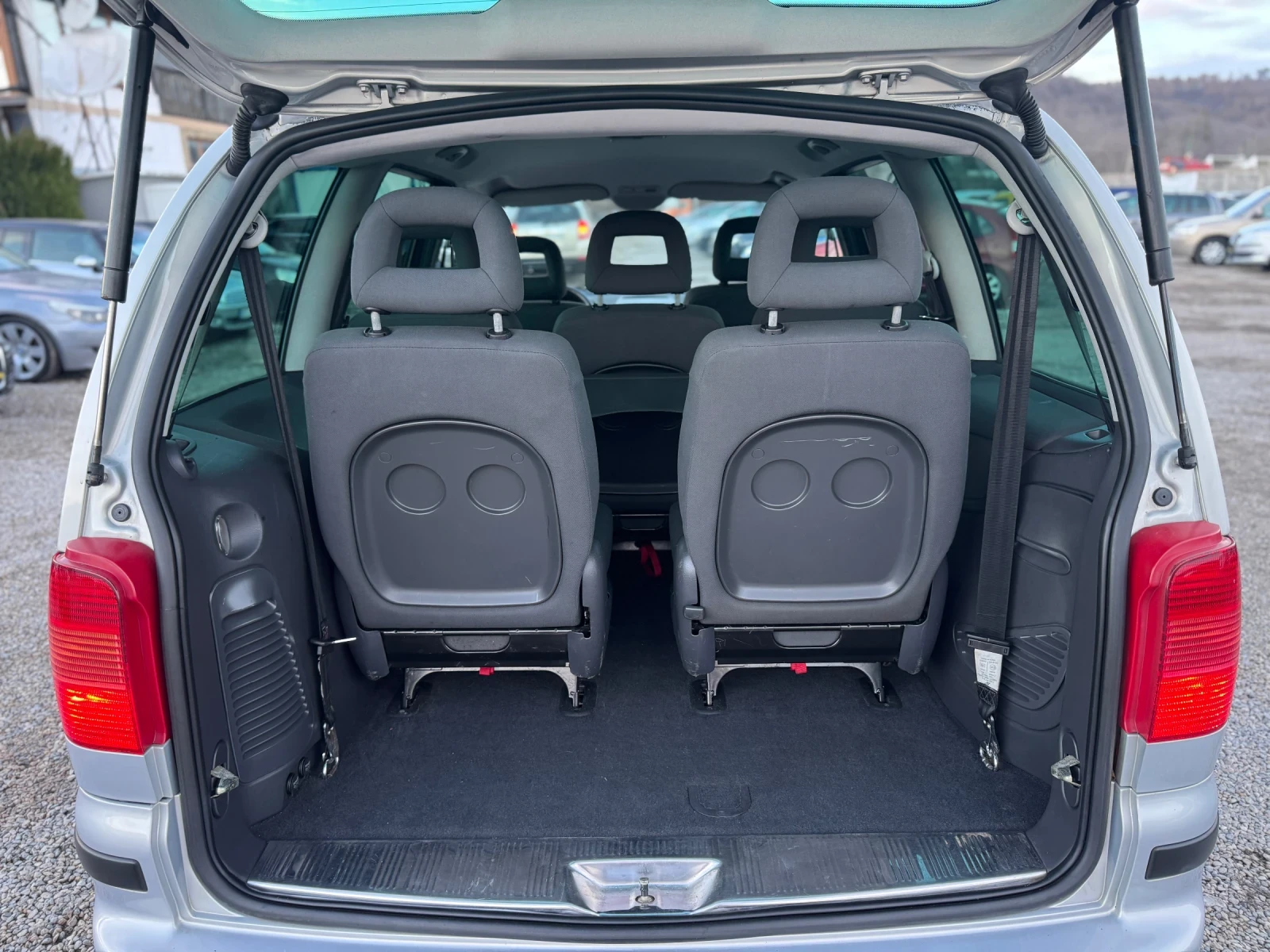 VW Sharan 2.0i 116кс 6с FaceLift 7-МЕСТА КЛИМАТРОНИК  | Mobile.bg — изображение 13