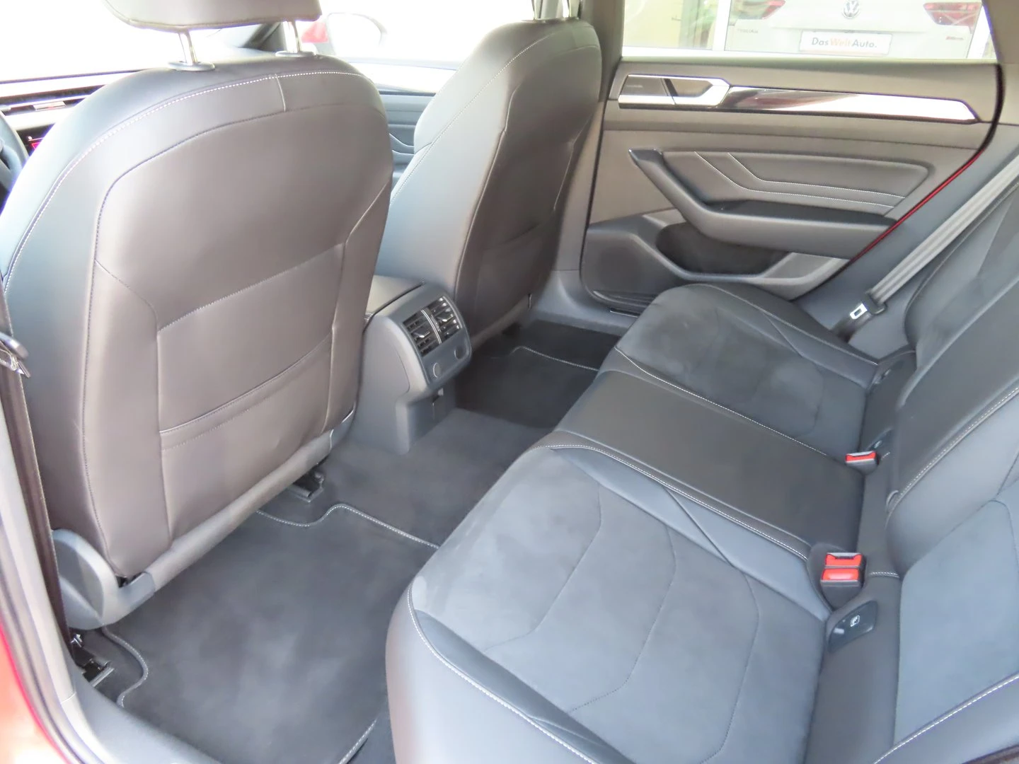 VW Arteon R-Line 2.0 TDI SCR 4MOTION DSG - изображение 6