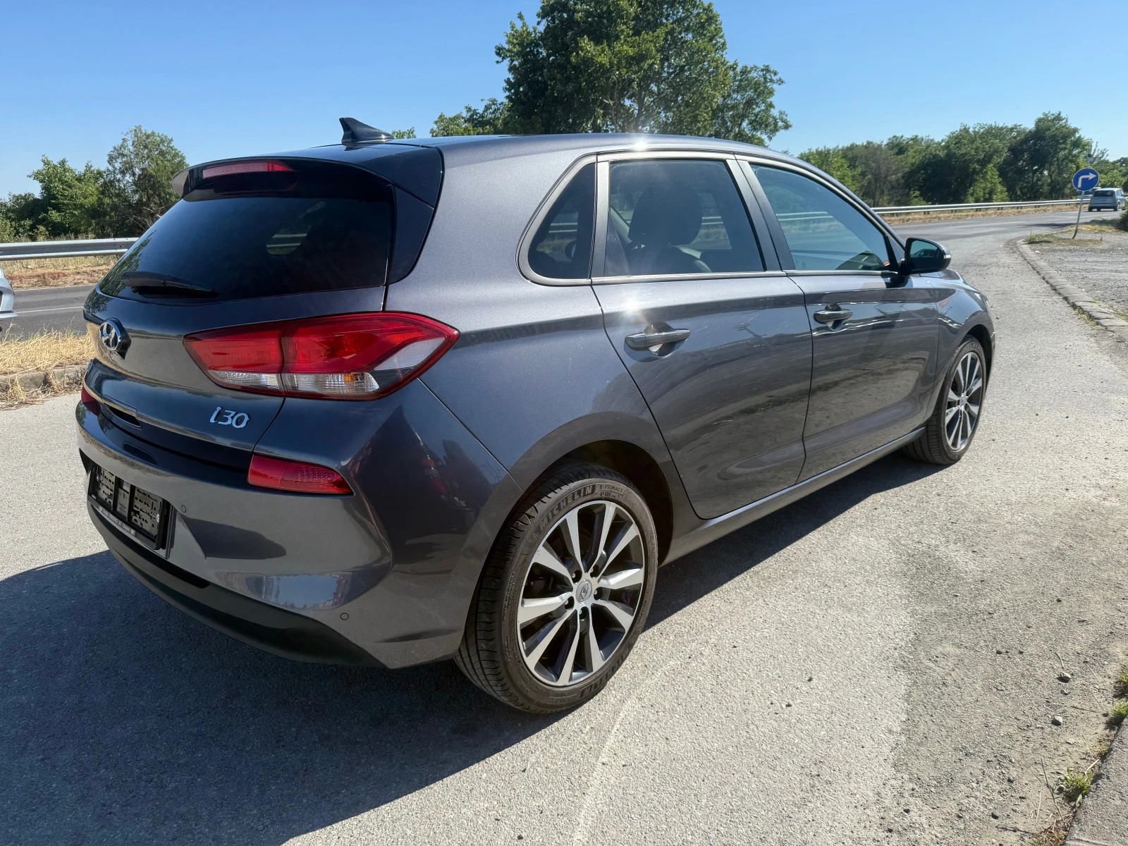 Hyundai I30 1.4 AUT. NAVI ШВЕЙЦАРИЯ - изображение 3