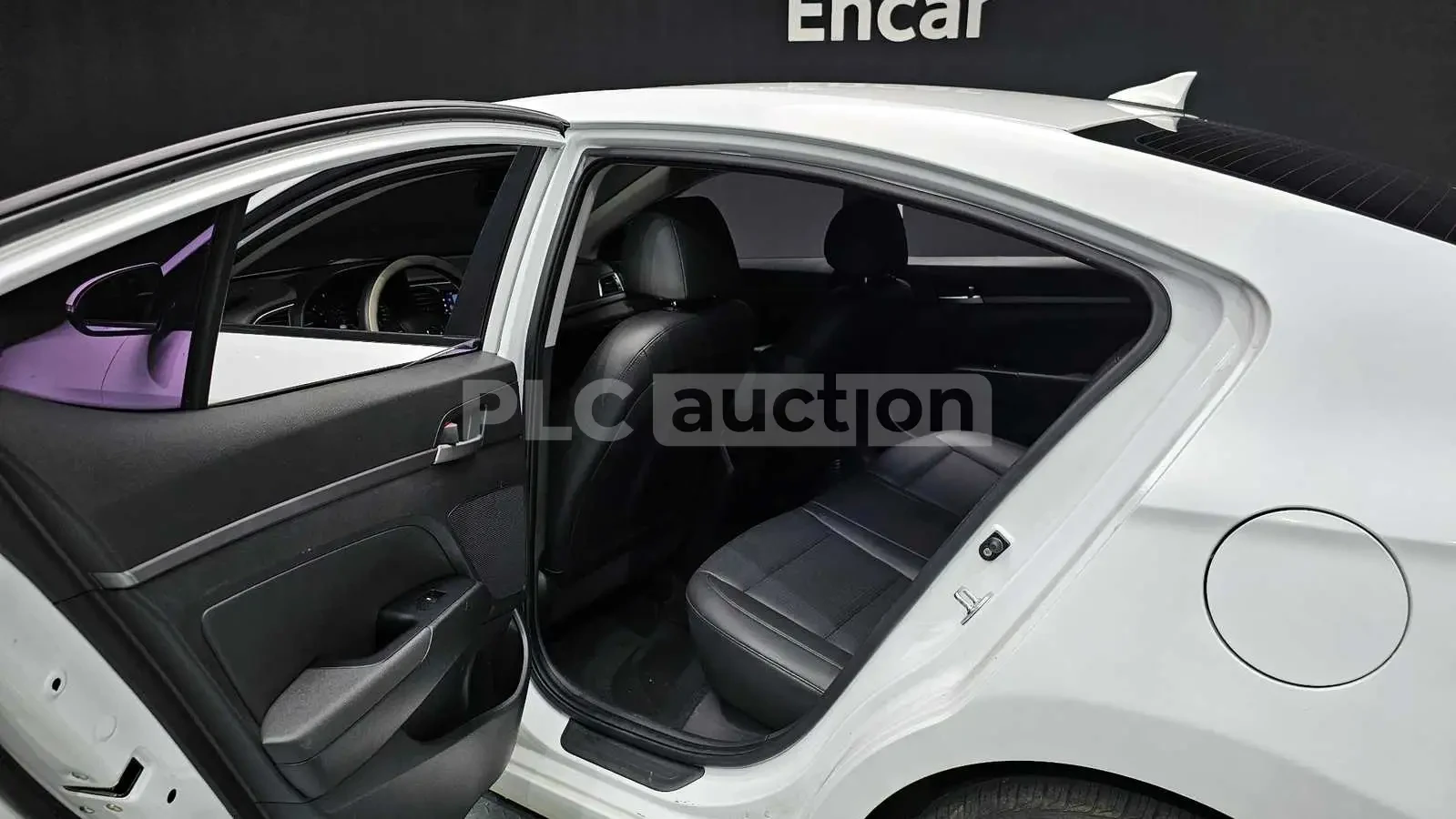 Hyundai Elantra | Mobile.bg   12