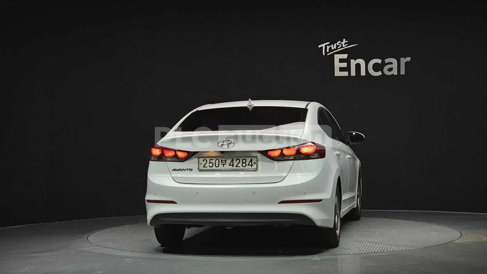 Hyundai Elantra  - изображение 4