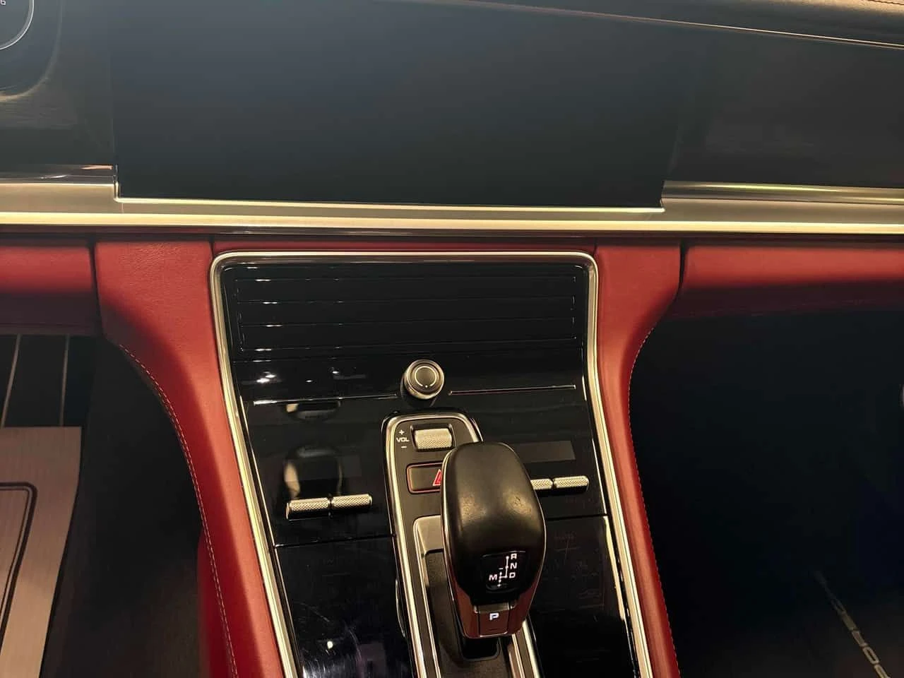 Porsche Panamera * GTS /* 360* ПАНО* ОБДУХ* ПОДГРЕВ, снимка 9 - Автомобили и джипове - 53876238