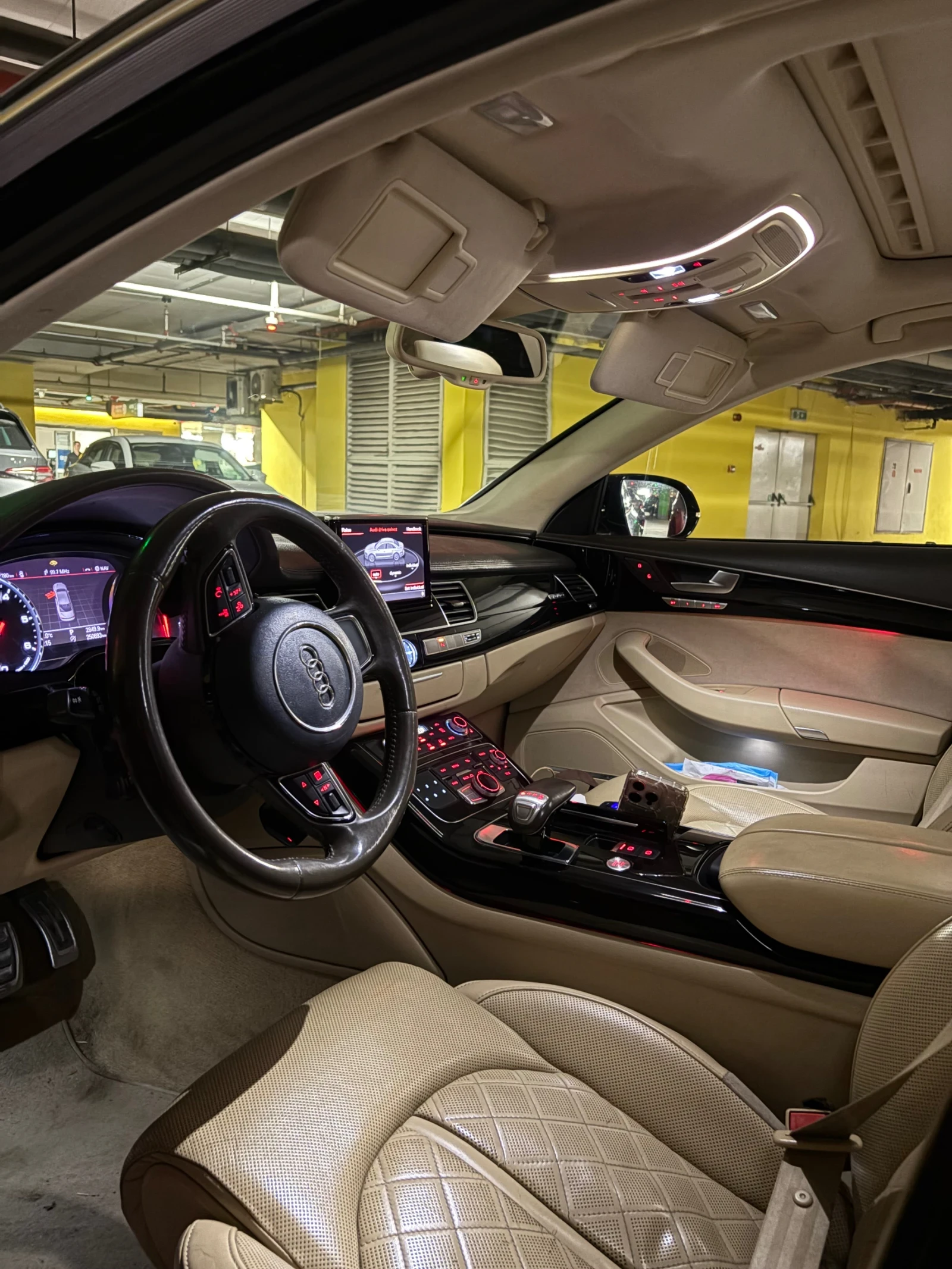 Audi A8, снимка 10 - Автомобили и джипове - 53939601