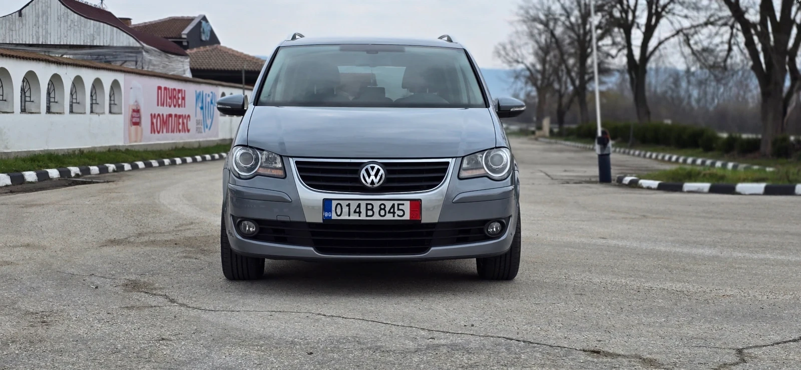 VW Touran 1.9 TDI Freestyle 6 скорости, снимка 2 - Автомобили и джипове - 53980174